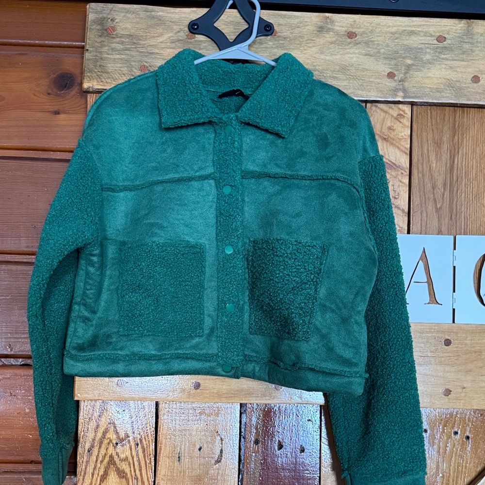 Akaiv NWTGreen Women's Sherpa & Faux Suede Jacket